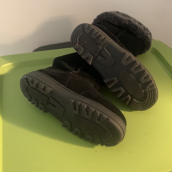 Size 6, very good condition - Picture 2 of 3